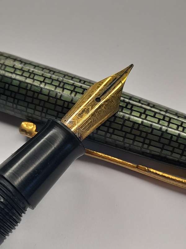Crest high class pen