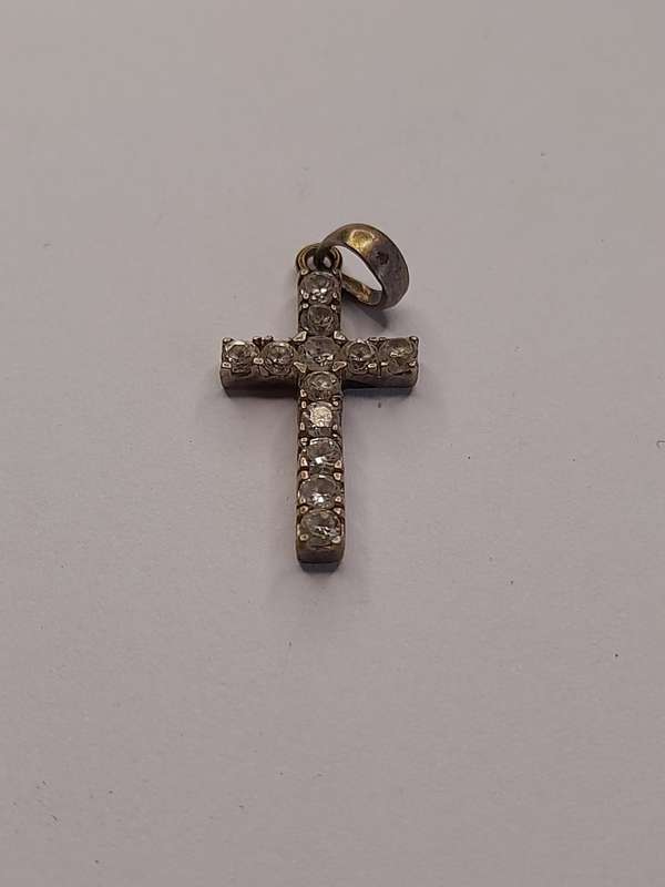 Sterling silver cross pendant