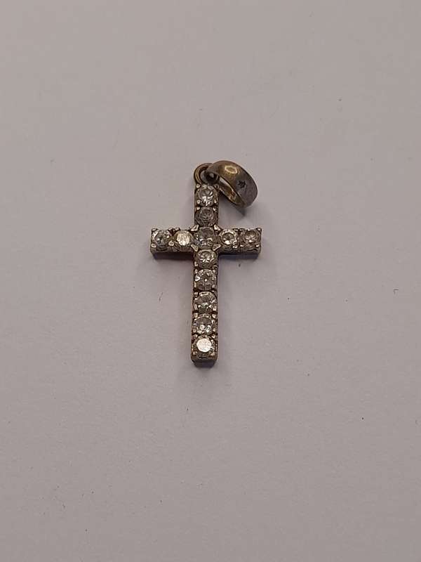Sterling silver cross pendant