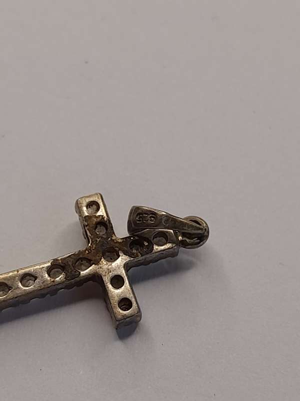 Sterling silver cross pendant