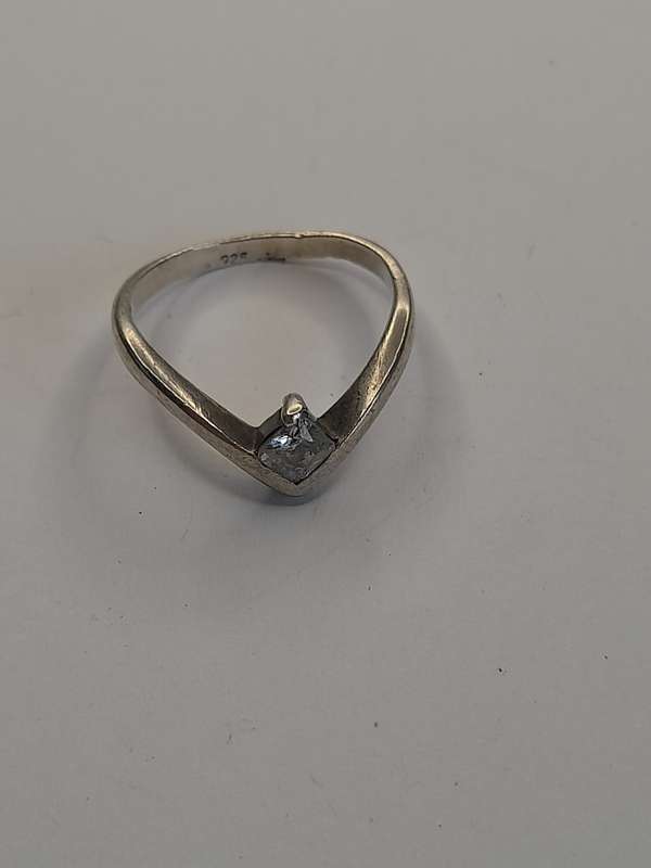 Sterling silver ladies ring Size: M NO BOX
