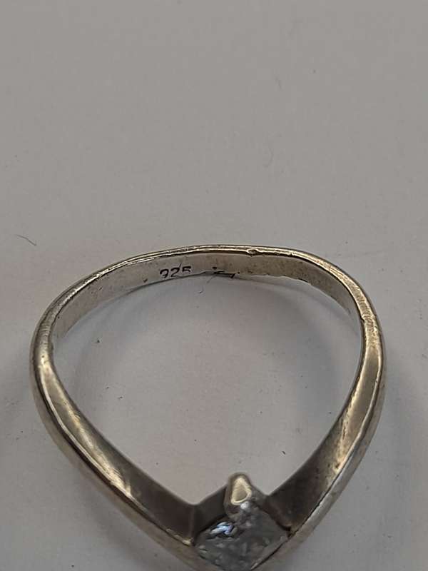 Sterling silver ladies ring Size: M NO BOX