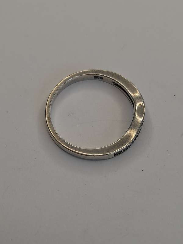 Sterling silver ladies ring Size: K NO BOX