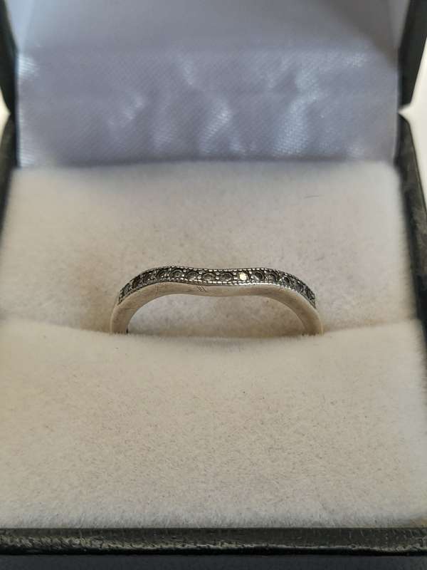 Sterling silver ladies ring Size: K NO BOX