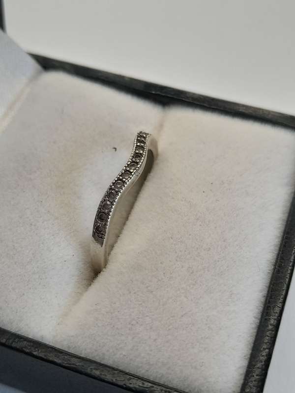 Sterling silver ladies ring Size: K NO BOX