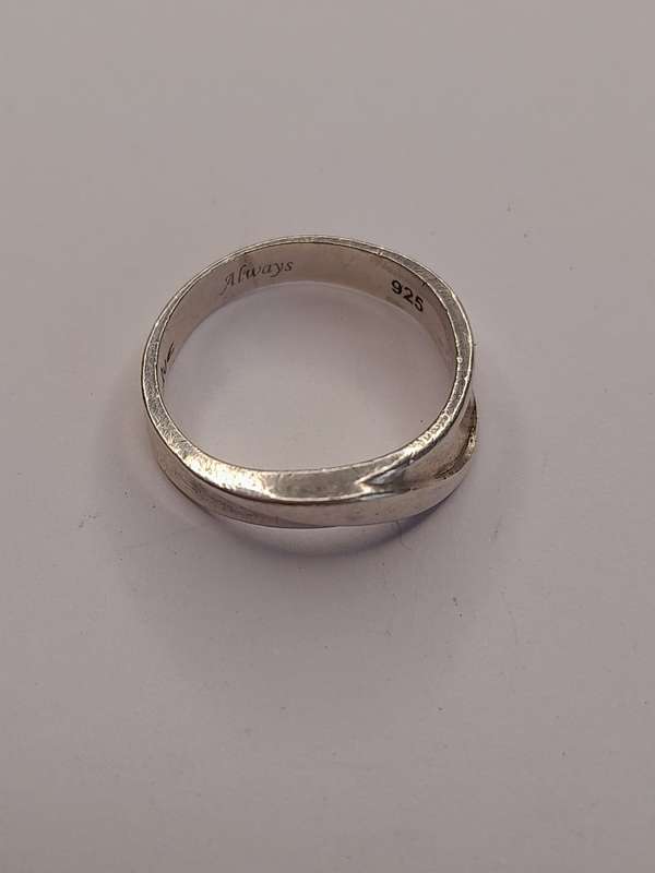 Sterling silver ladies ring Size: K NO BOX