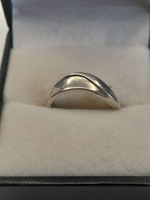 Sterling silver ladies ring Size: K NO BOX