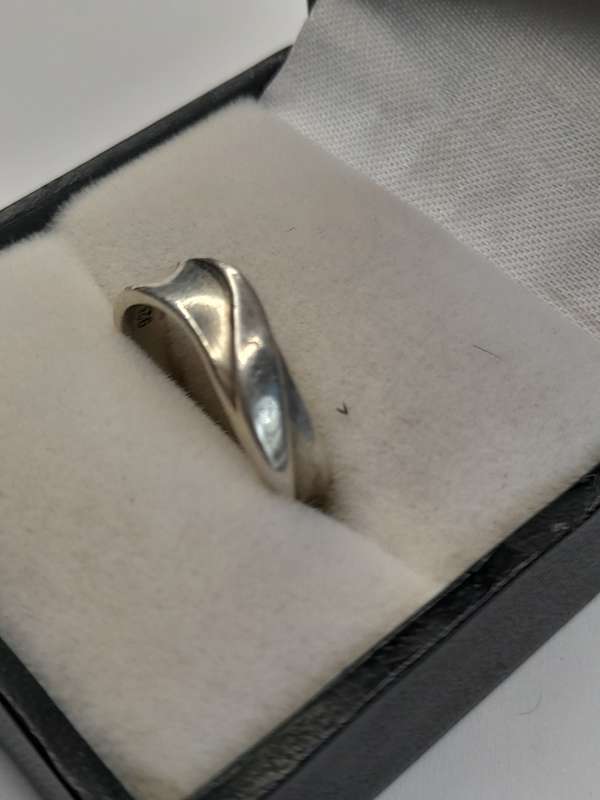 Sterling silver ladies ring Size: K NO BOX