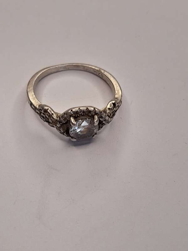 Sterling silver ladies ring Size: L NO BOX