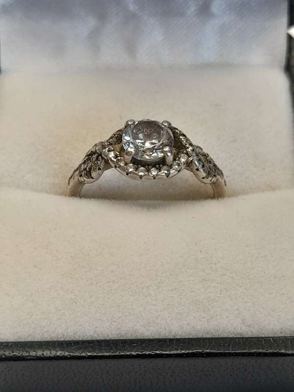 Sterling silver ladies ring Size: L NO BOX