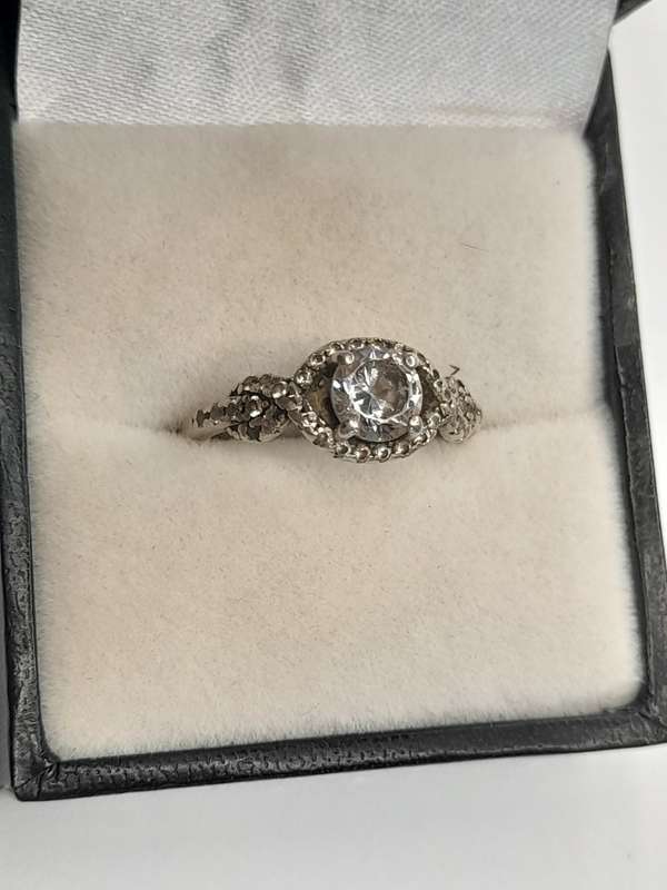 Sterling silver ladies ring Size: L NO BOX