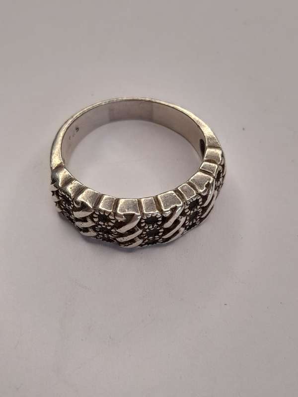 Sterling silver ladies ring Size: K.5 NO BOX