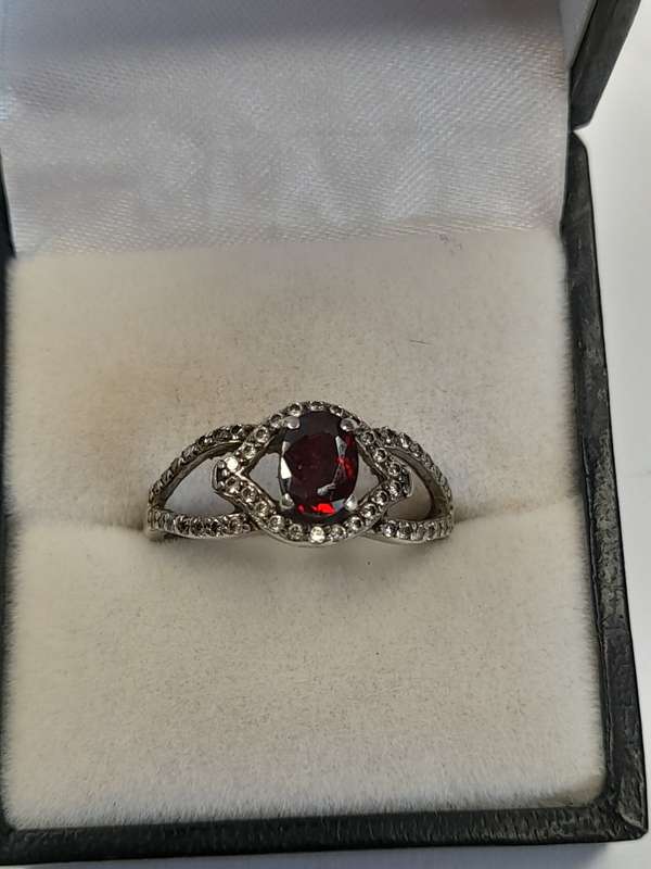 Sterling silver ladies ring Size: R NO BOX