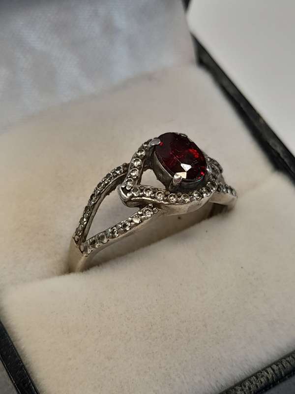 Sterling silver ladies ring Size: R NO BOX