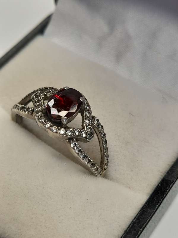 Sterling silver ladies ring Size: R NO BOX