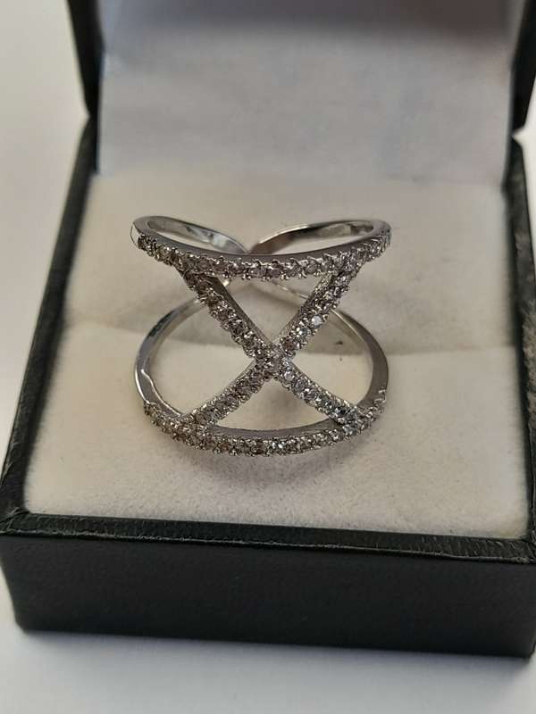 Sterling silver ladies ring Size: Q.5 NO BOX