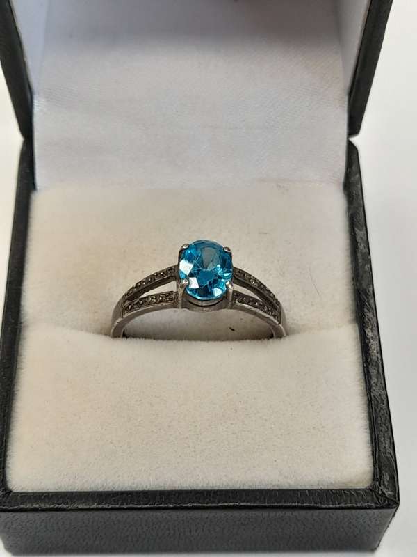 Sterling silver ladies ring Size: P.5 NO BOX