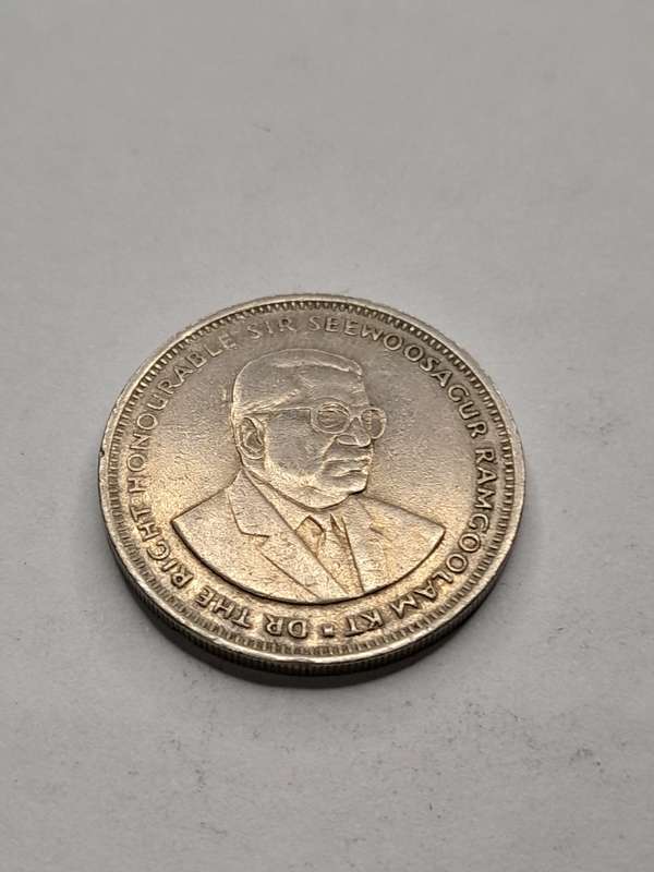 Mauritius 1990 one rupee