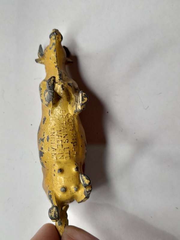 Vintage lead farm animals diorama scene accessory