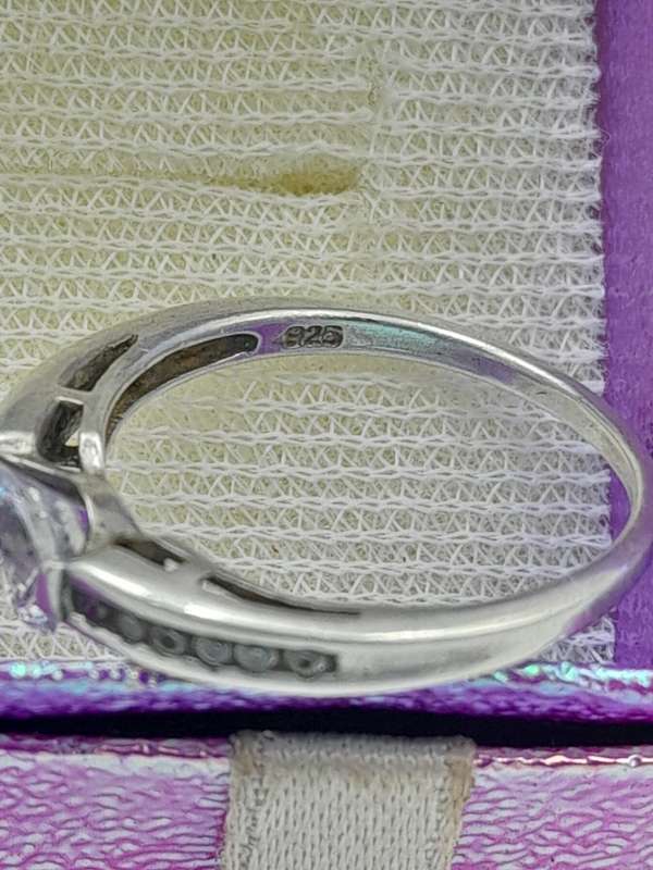 Sterling silver ladies ring Size: N.5 NO BOX