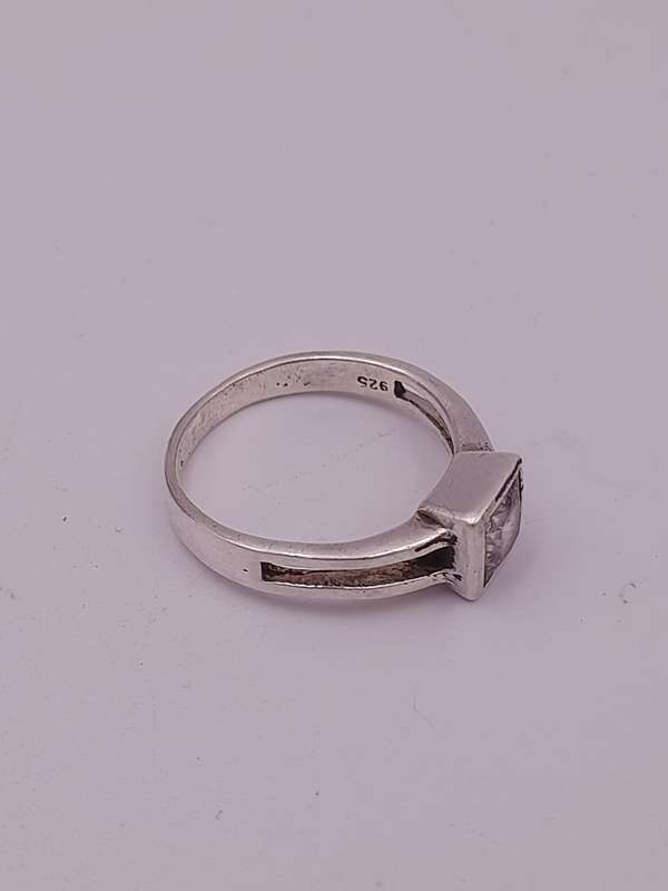 Sterling silver ladies ring Size: R NO BOX