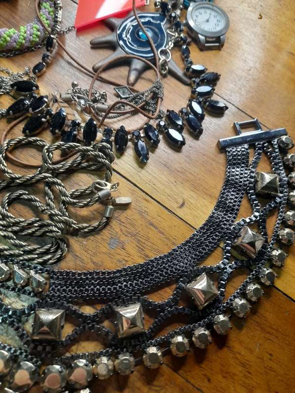 Collection of costume jewellry