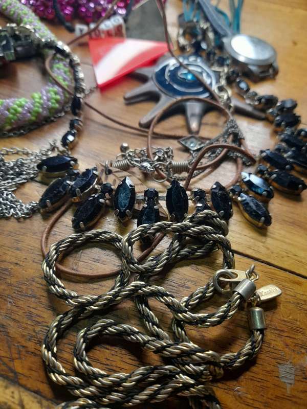 Collection of costume jewellry