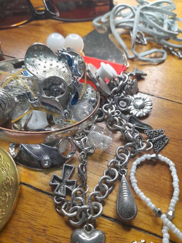 Collection of costume jewellery