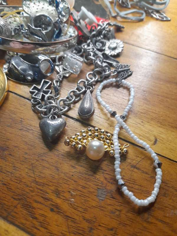 Collection of costume jewellery