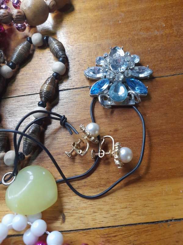 Collection of costume jewellery