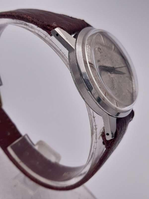 Omega REF: 2496 /12 SC Caliber 283 33mm ex crown