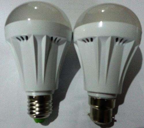 7 Watt E27 warm white  & B22 Cold white LED Bulbs