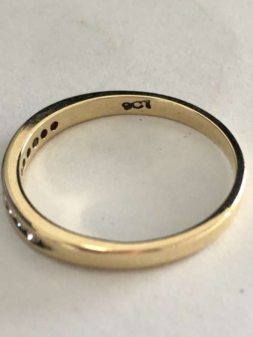 9ct Gold Diamond ring
