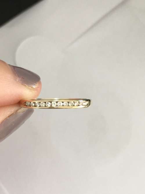 9ct Gold Diamond ring