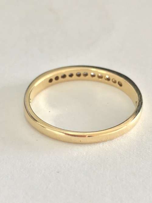 9ct Gold Diamond ring
