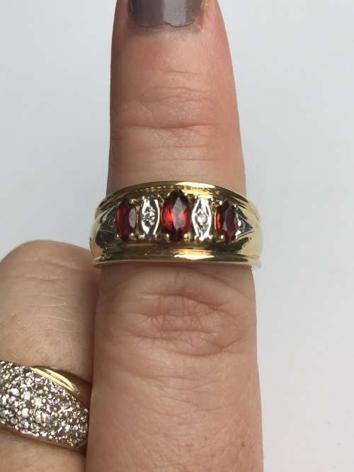 9ct Gold GENUINE Diamond AND  Garnet Ring