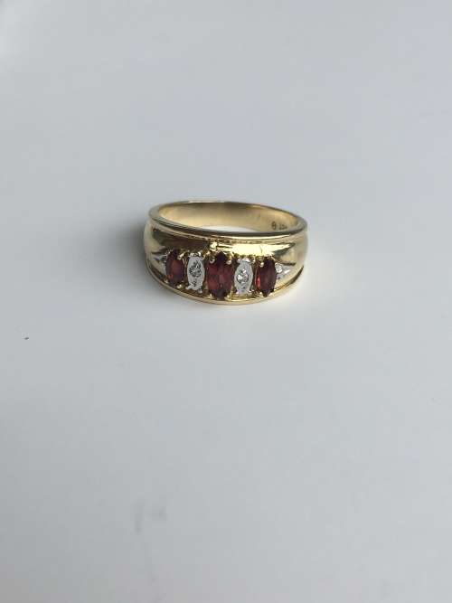 9ct Gold GENUINE Diamond AND  Garnet Ring