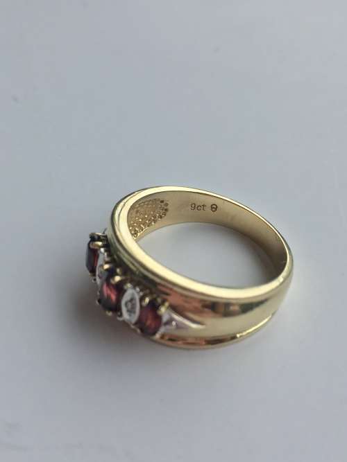 9ct Gold GENUINE Diamond AND  Garnet Ring