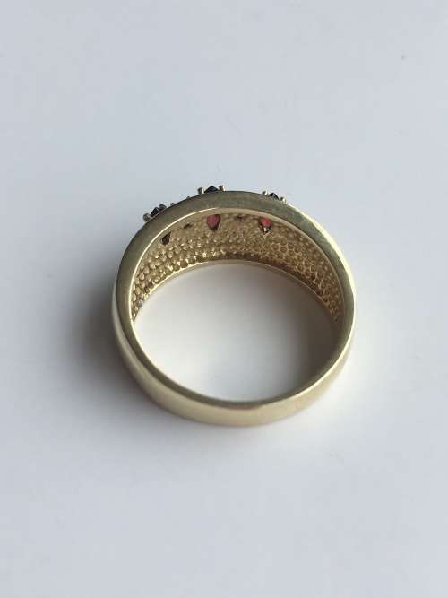 9ct Gold GENUINE Diamond AND  Garnet Ring