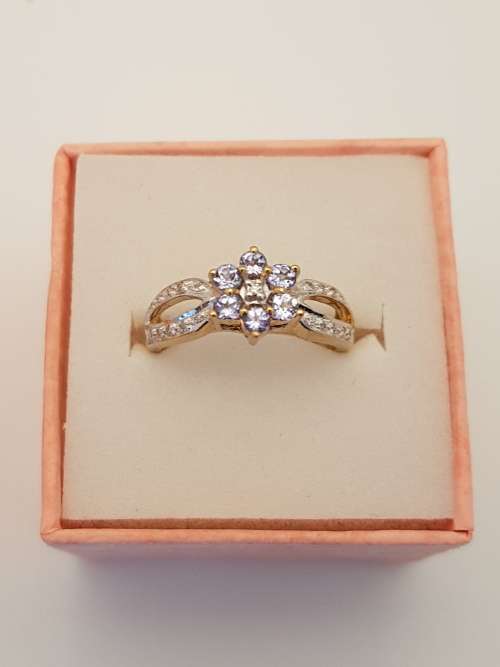9ct Yellow Gold Tanzanite and Diamond Ring