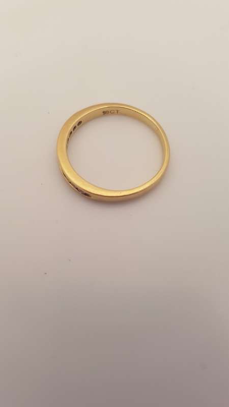 18ct Solid Gold and Diamond Ladies Channel Ring