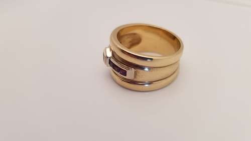 Stunning 9ct solid Gold Diamond Wedding band