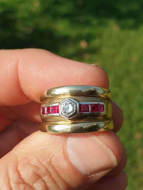 Stunning 9ct solid Gold Diamond Wedding band