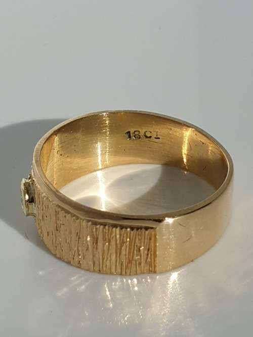 18ct Gold Diamond Ladies Ring - PRE-OWNED