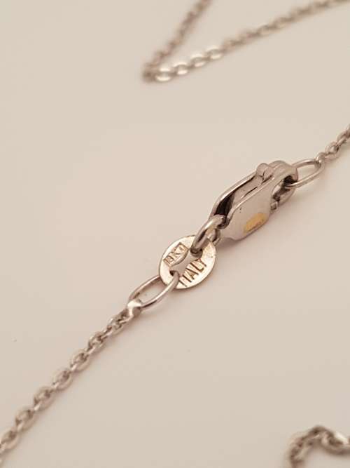 18ct Gold Ladies Diamond pendant and Chain - PRE-OWNED