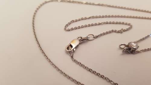 18ct Gold Ladies Diamond pendant and Chain - PRE-OWNED
