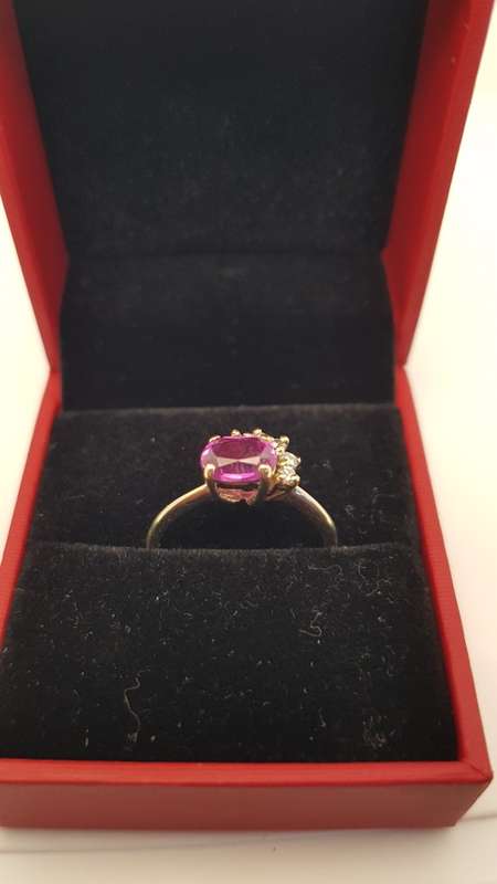 9ct Gold Tourmaline and Diamond Ladies Ring - Pre-owned