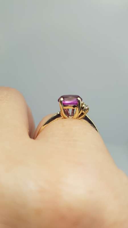 9ct Gold Tourmaline and Diamond Ladies Ring - Pre-owned