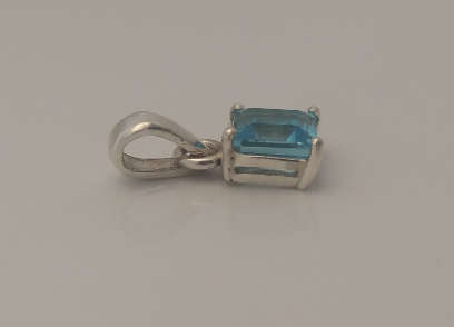 925 Silver Topaz Pendant - NEW