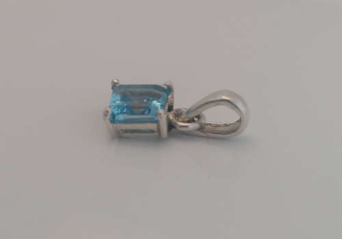 925 Silver Topaz Pendant - NEW